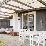 Ferienhaus Vacation With Sea Views - 200m From *
