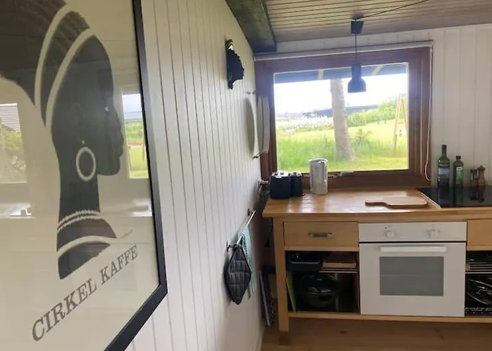 Vacation With Sea Views - 200m From Дом отдыха