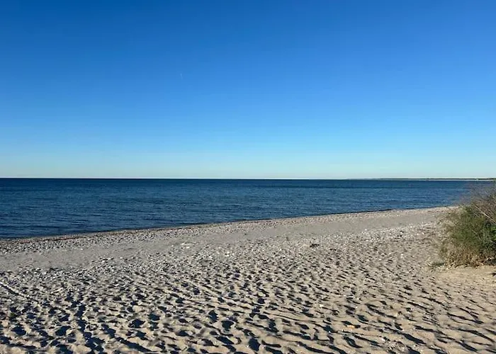 Vacation With Sea Views - 200m From Дом отдыха